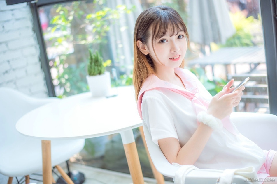 法正也不多做解释，拍了拍手道：“将你们当日对话，再说一遍。”